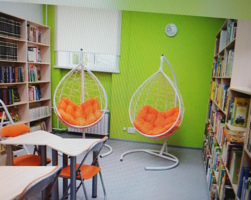 В Камышине на улице Ленина обычную детскую библиотеку переделали в современную модельную