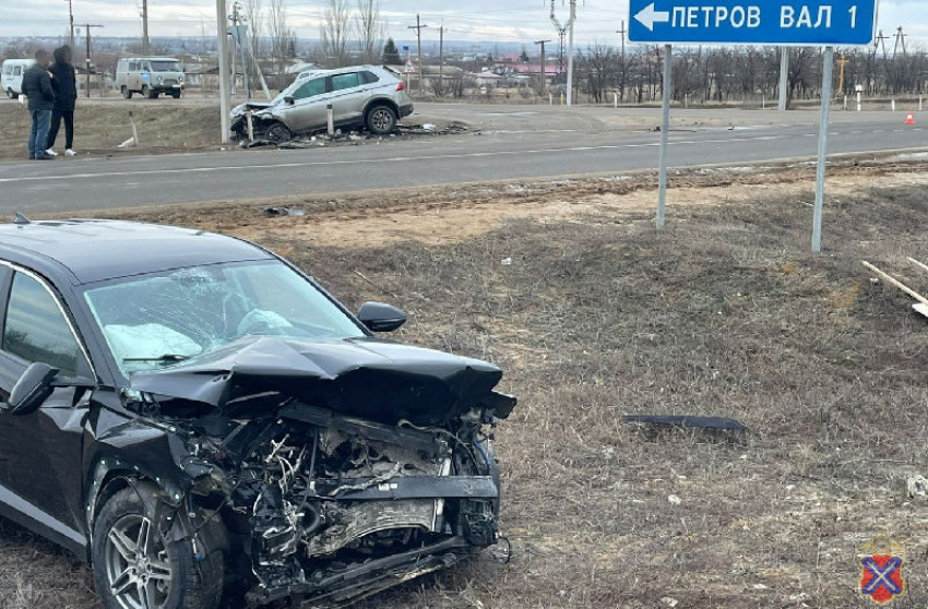 Пять человек пострадали в ДТП в Камышинском районе сегодня, 16 января