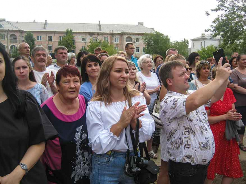 Большинство россиян оценили свое школьное образование на «четверку"