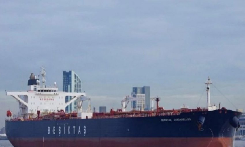 Украина ударила по турецкому танкеру в Черном море: судно шло с российской нефтью