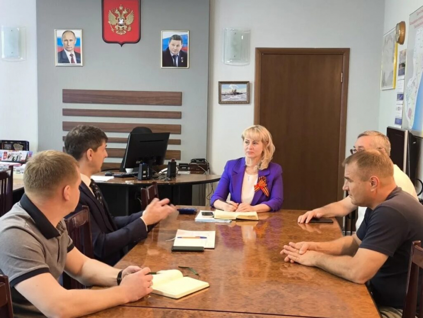 В Камышинском районе стартуют восстановительные работы в доме, поврежденном взрывом газа