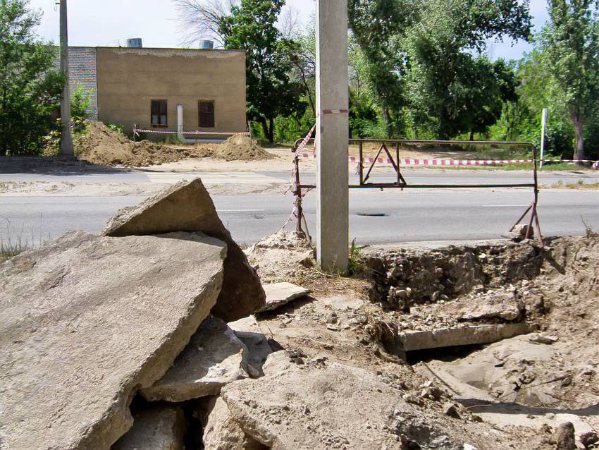 В Камышине почему-то любят ремонтировать одни и те же «провалы» по второму кругу, - камышанин