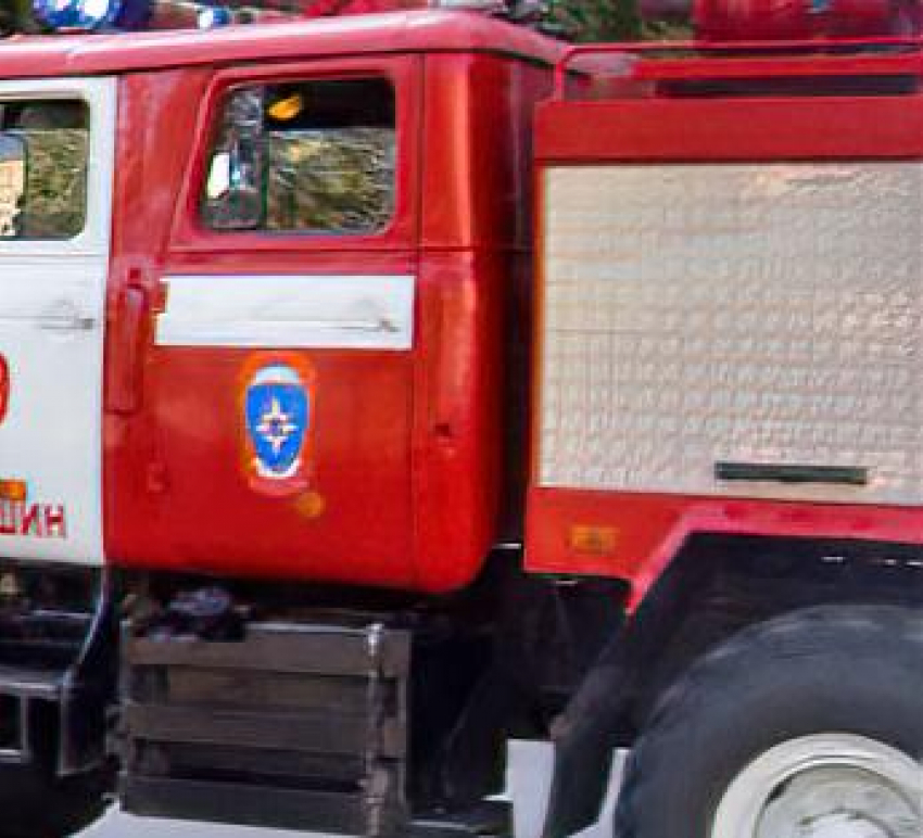 В Камышине случился пожар от искры газосварки