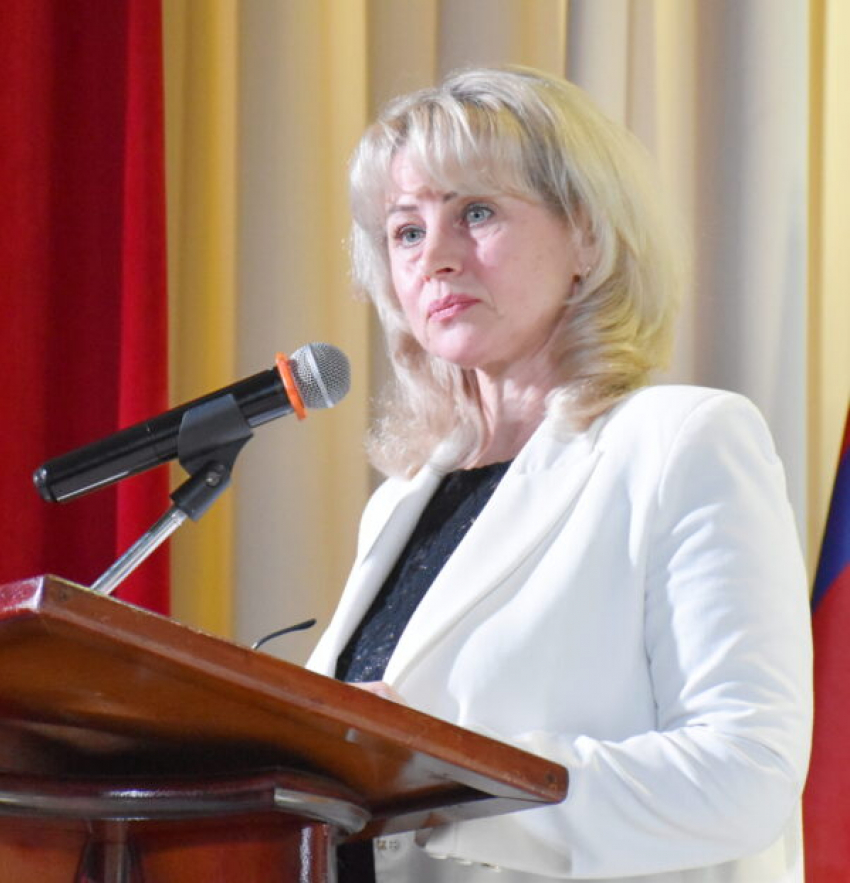 Глава Камышинского района Елена Береговая доложила во время отчета землякам, что муниципалитет прожил год без кредитов