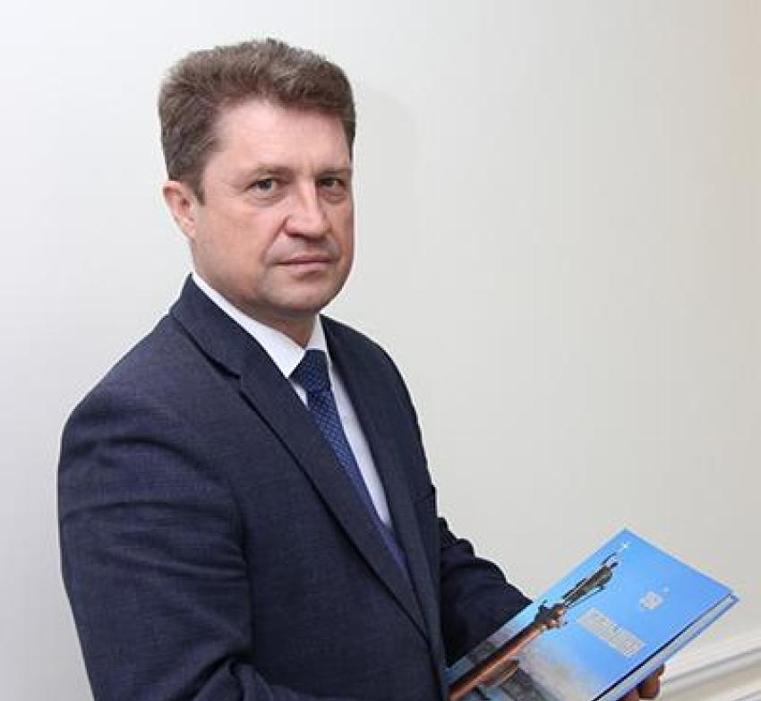 Глава Камышина сосредоточился на поздравлениях в информационном поле: деловой информации и комментариев от него о событиях в городе - нет