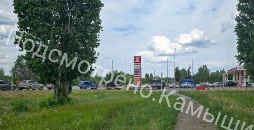 Камышан напрягают очереди за бензином
