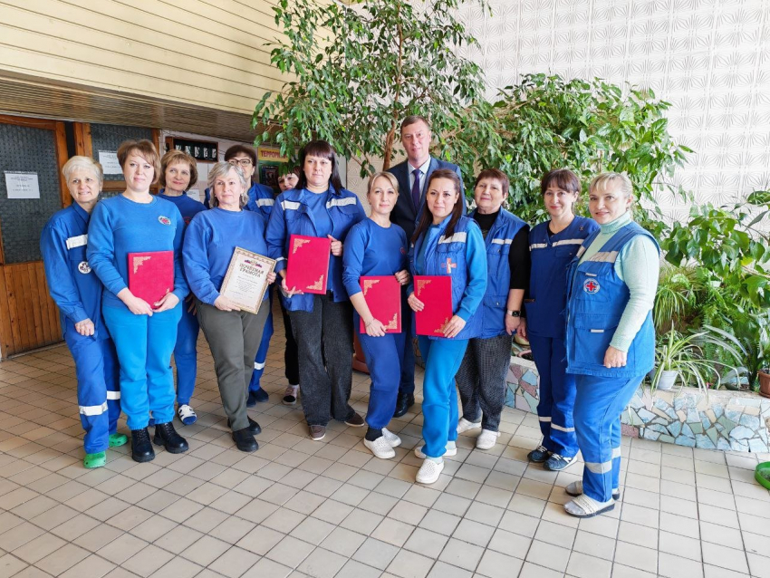 В Камышине в канун профессионального праздника поздравили медиков «скорой"