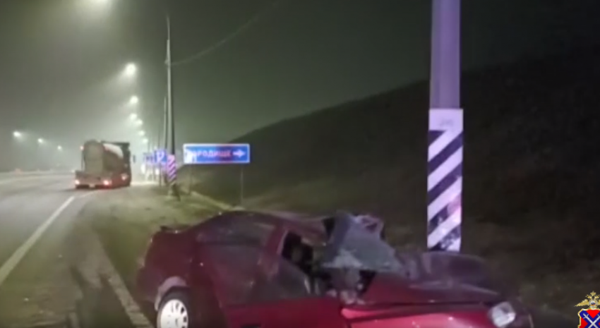 Hyundai «намотало» на столб: смертельная ночная авария случилась под Волгоградом сегодня, 17 марта (ВИДЕО)