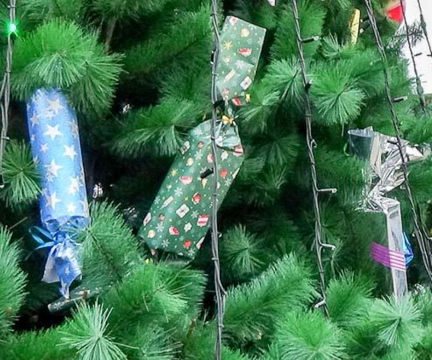 Специалисты напомнили камышанам, как надо покупать детям сладкие новогодние подарки, и сколько можно съесть в день из праздничного кулька