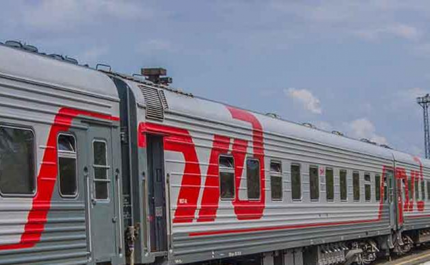 Путешественник из Кургана «размахался» ножом в купе поезда на станции Петров Вал в Камышинском районе