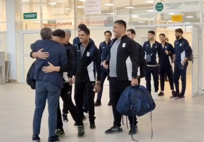 Сборную Ирана встретили в аэропорту Волгограда казачки с караваем, - «Блокнот Волгограда"