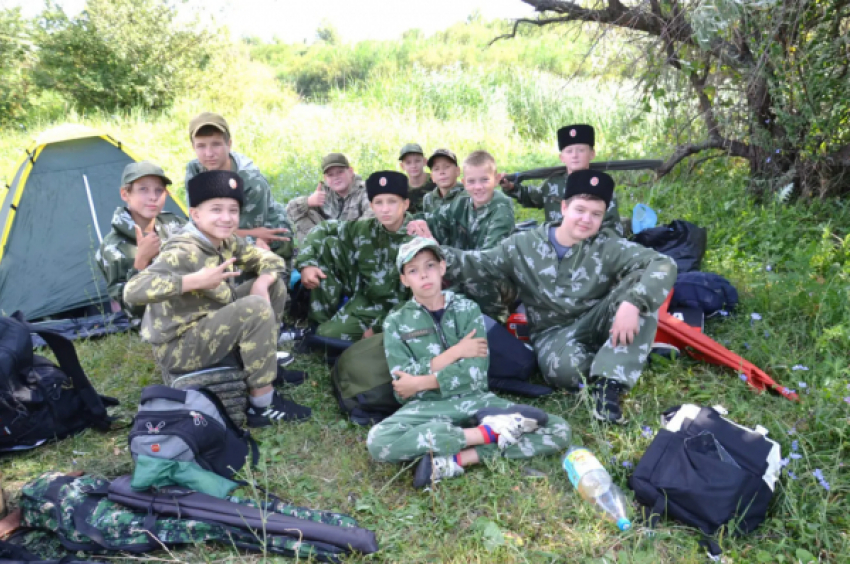 В Камышинском районе на Ромашковой поляне прошли не гуляния, а казачьи «бои» 