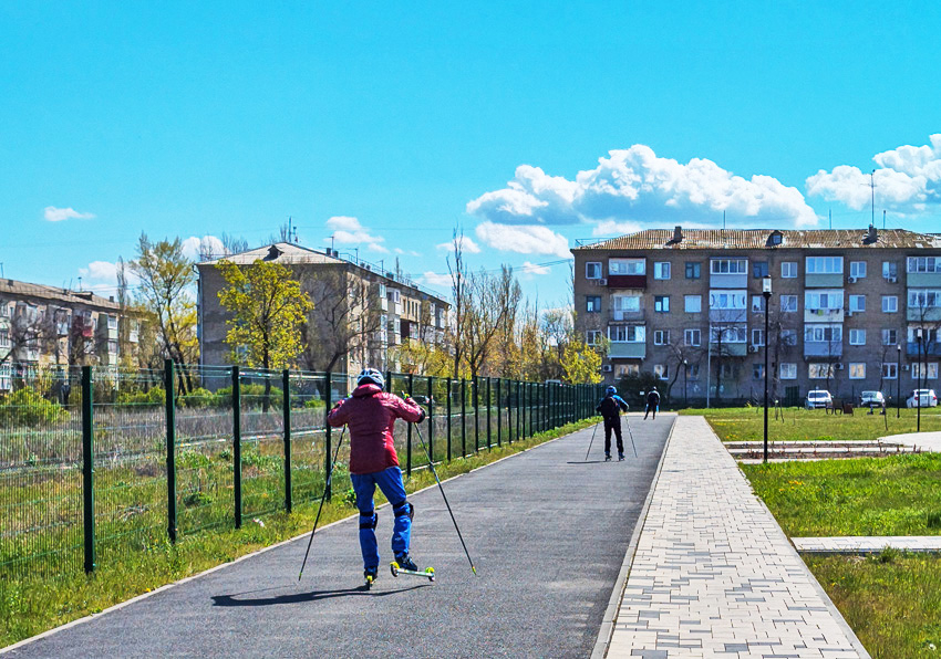 В Камышине в парке Текстильщиков вышли на тренировки «роликовые лыжники"
