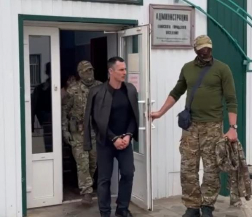 Бывшего главу Елани в Волгоградской области суд отправил на шесть лет в колонию за взятки