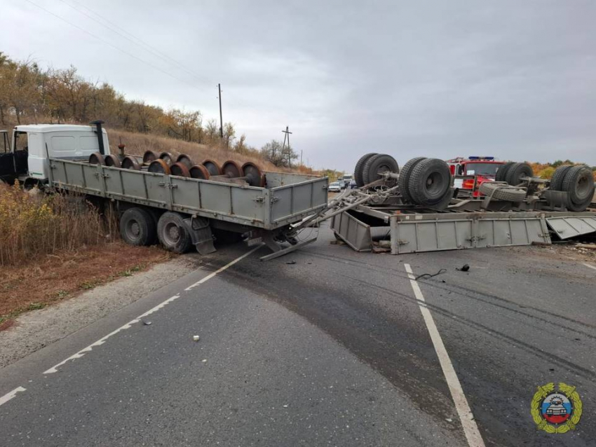 Страшная смертельная авария произошла несколько часов назад на дороге между Камышином и Петровым Валом сегодня, 10 октября (ВИДЕО)