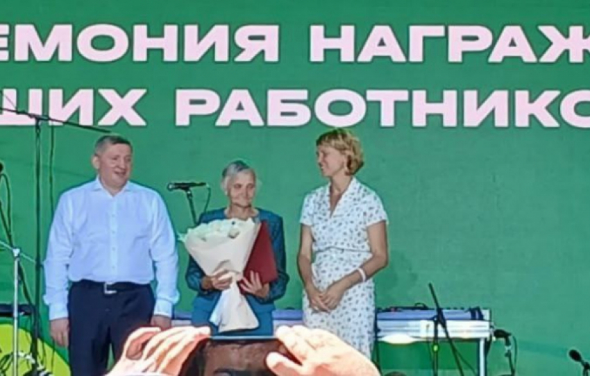 Кого из тружеников Камышинского района наградили в присутствии министра