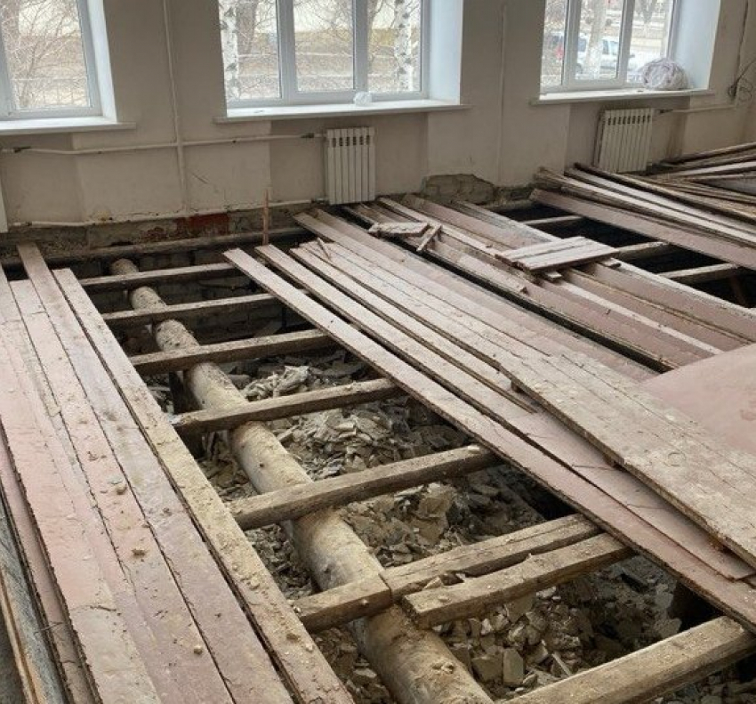 В администрации Камышина рассказали, сколько еще ребятам из закрытых на ремонт  школ придется учиться в других школах