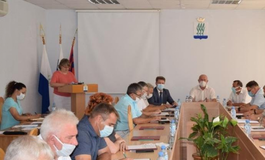 Озвучены заработки чиновников из аппарата Камышинской городской думы, обслуживающих депутатов