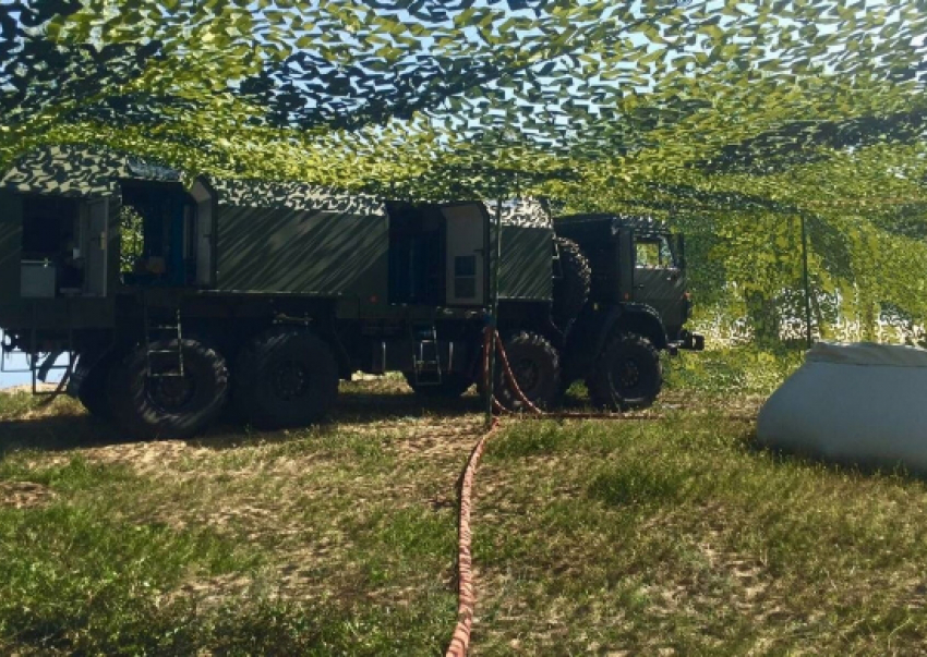 На Прудбое мотострелки очищали зараженную воду