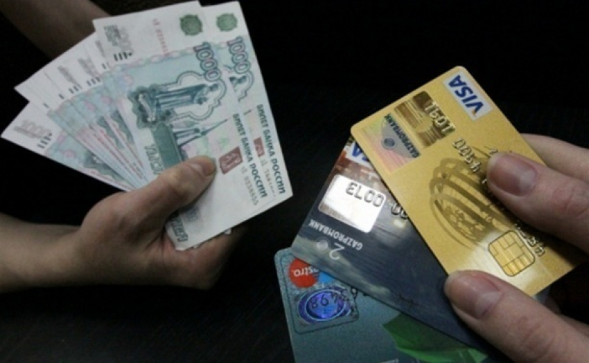 Пенсионерка лишилась 80 тысяч рублей при сдаче в аренду комнаты в Камышине