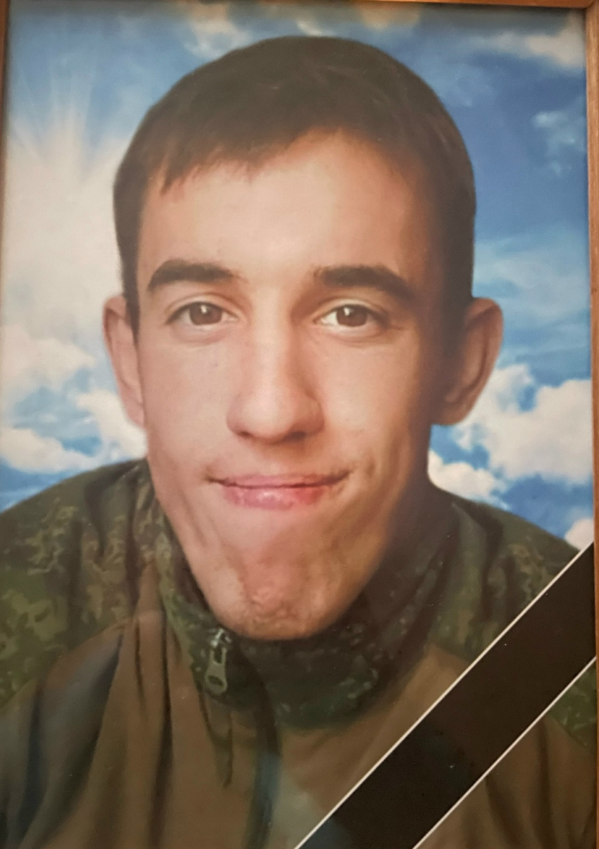 В Камышине сегодня, 15 декабря, проводят в последний путь погибшего в спецоперации Георгия Шмидта