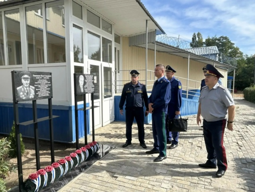 Прокурор Волгоградской области Денис Костенко приехал в Камышин и пошел с инспекцией в колонии