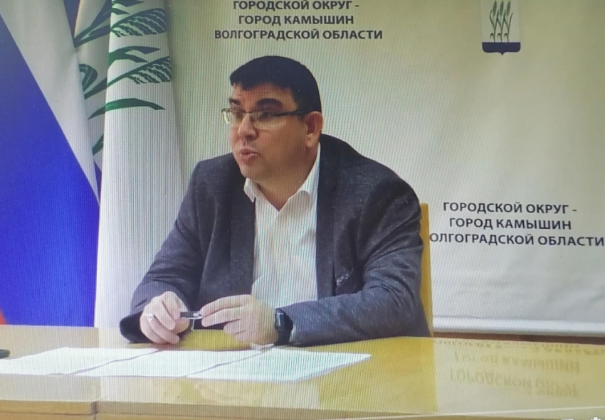 Камышинский городской прокурор заявил на камеры, что наказан председатель комитета ЖКХ администрации Максим Колескин - правда, не очень понятно, за что (ВИДЕО)
