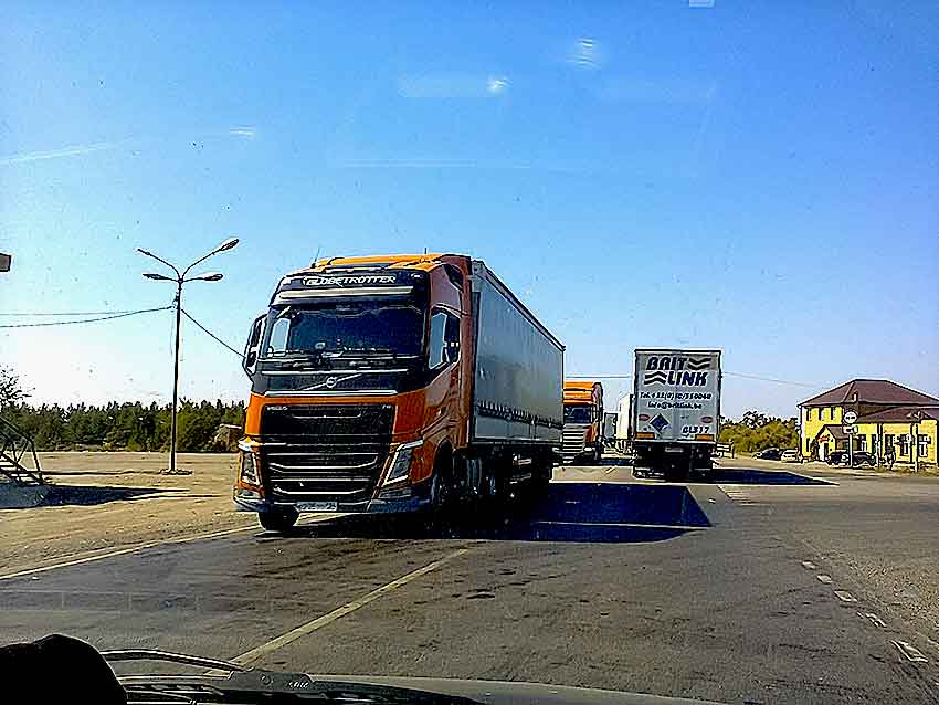 В Волгоградской области глава муниципального района удешевил придорожный объект почти в 10 раз и попал в поле зрения СК