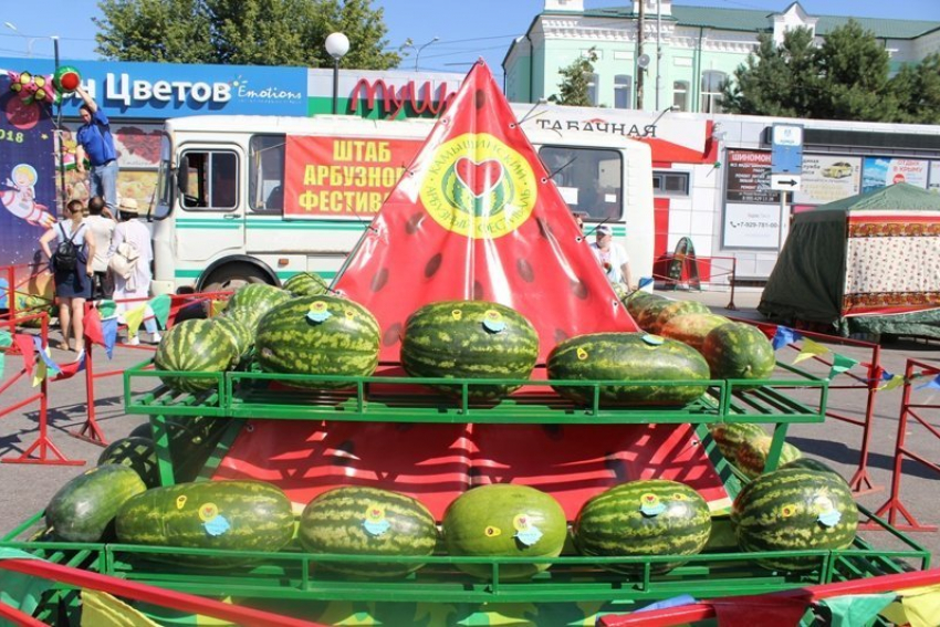 К чести организаторов Камышинского Арбузного фестиваля, на его площадках продавались очень качественные полосатые ягоды