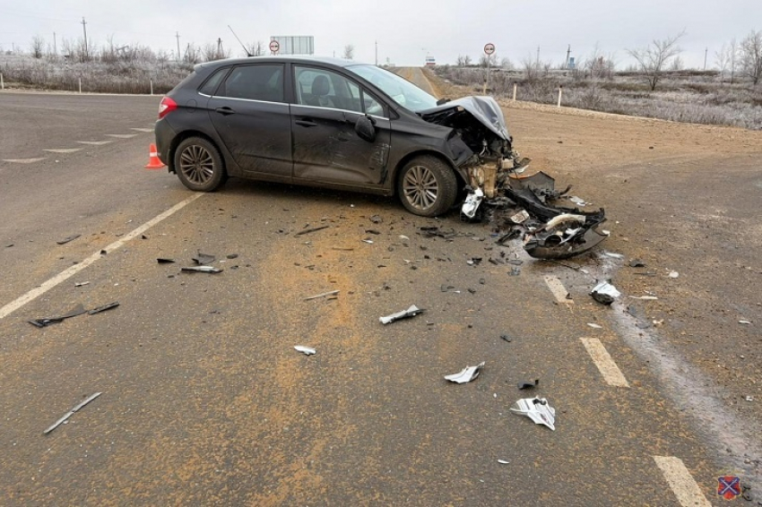 В аварии на трассе Жирновск - Камышин один человек погиб, двое ранены 