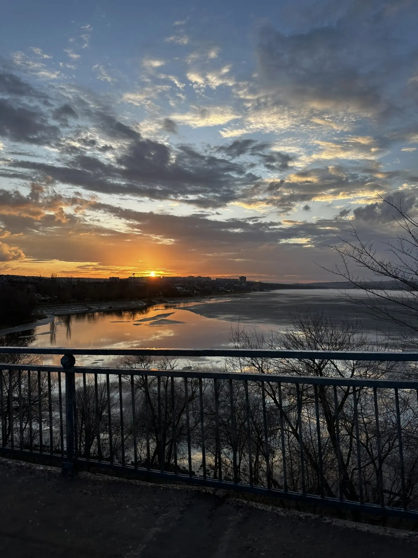 Экстренное погодное предупреждение распространило в Волгоградской области ГУ МЧС