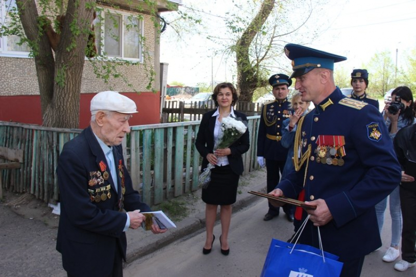 «Фронтовые бригады» поздравляют камышинских ветеранов