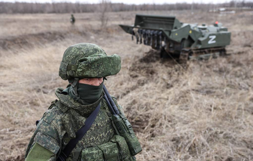 ВС России сбили вертолет Ми-8, атаковавший поселок Климово в Брянской области