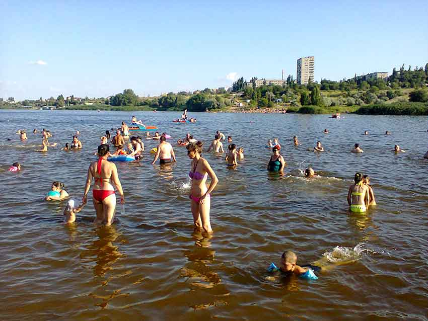 Роспотребнадзор в Волгоградской области предупредил купальщиков о паразитах на пляжах