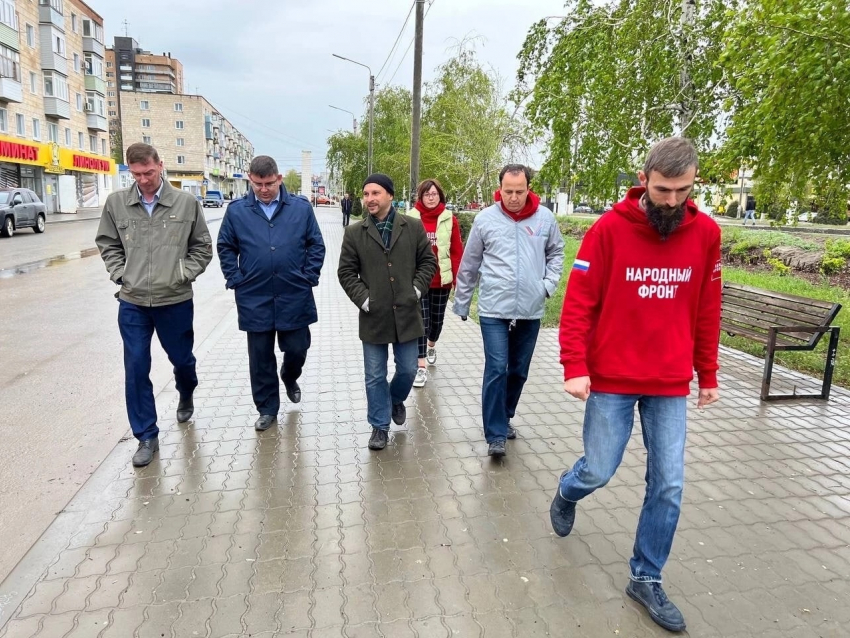 После стрима «Народного фронта» в Камышине выполнили занижение тротуара и положили тактильную плитку: некоторые итоги визита ОНФ в наш город