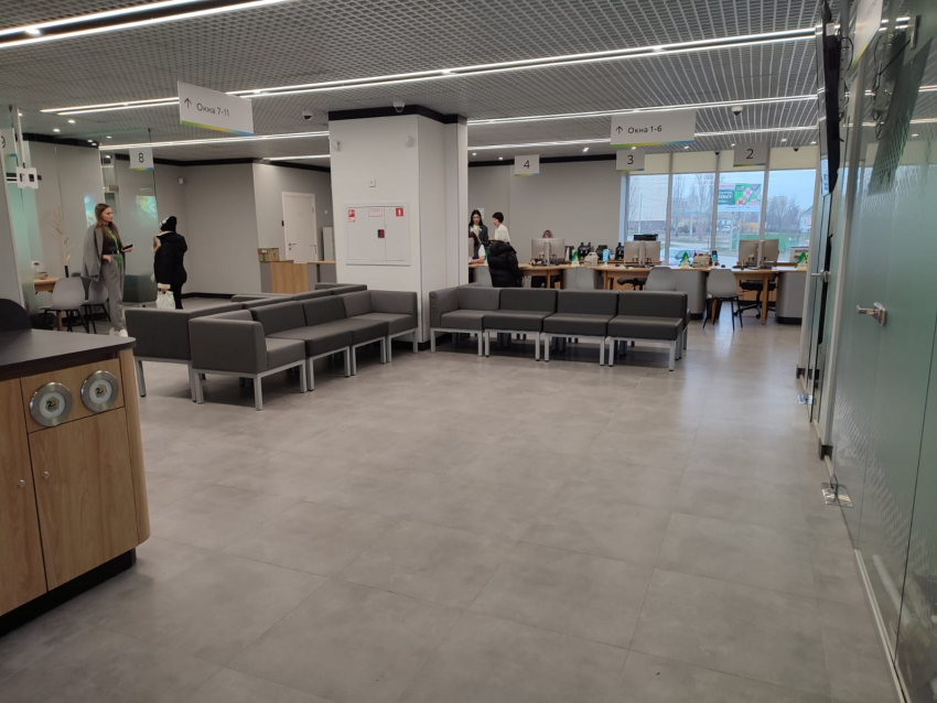 В Камышине открылся после ремонта Сбербанк на «Партизанской"