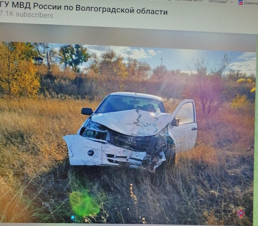 Водитель-камышанка столкнулась на «Гранте» с экскаватором и попала к хирургам