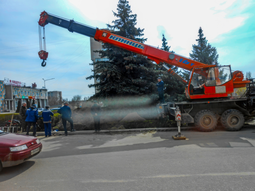 В 2-х многоквартирных домах Камышина придется жильцам сидеть без света, а в одном - без воды  сегодня, 15 апреля