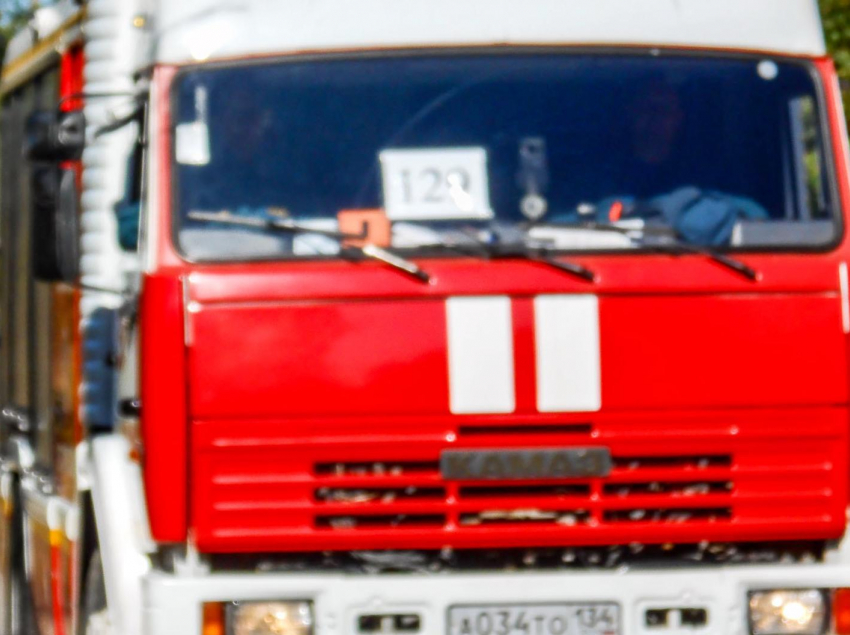 В Камышинском районе тушили вспыхнувшую баню