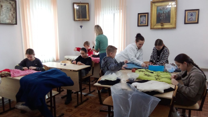 Никольский кафедральный собор продолжает благотворительный пошив