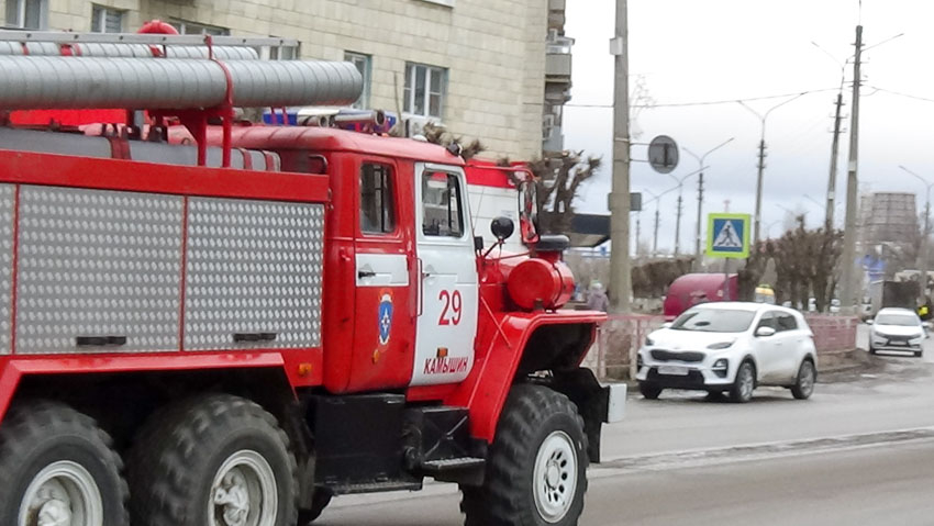 В Камышине загорелся общий балкон
