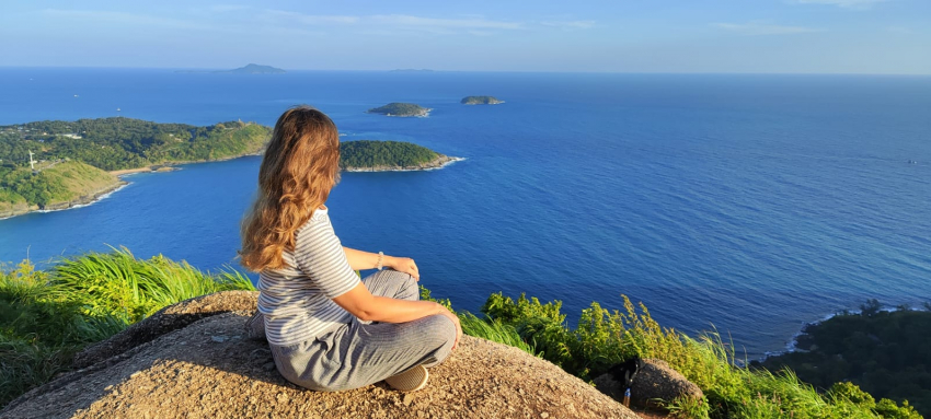 Камышанам, прилетающим с новогодних каникул из-за рубежа, напомнили, куда идти сдавать анализы