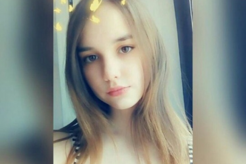 Родные пропавшей в Елани 16-летней студентки Кристины Пястоловой допускают, что девушку могли посадить насильно в машину и похитить