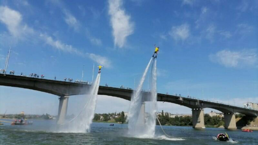 Напоминаем камышанам, когда на Арбузном фестивале в Камышине 24 августа встречать Петра Первого, а когда смотреть выступления «водных прыгунов"