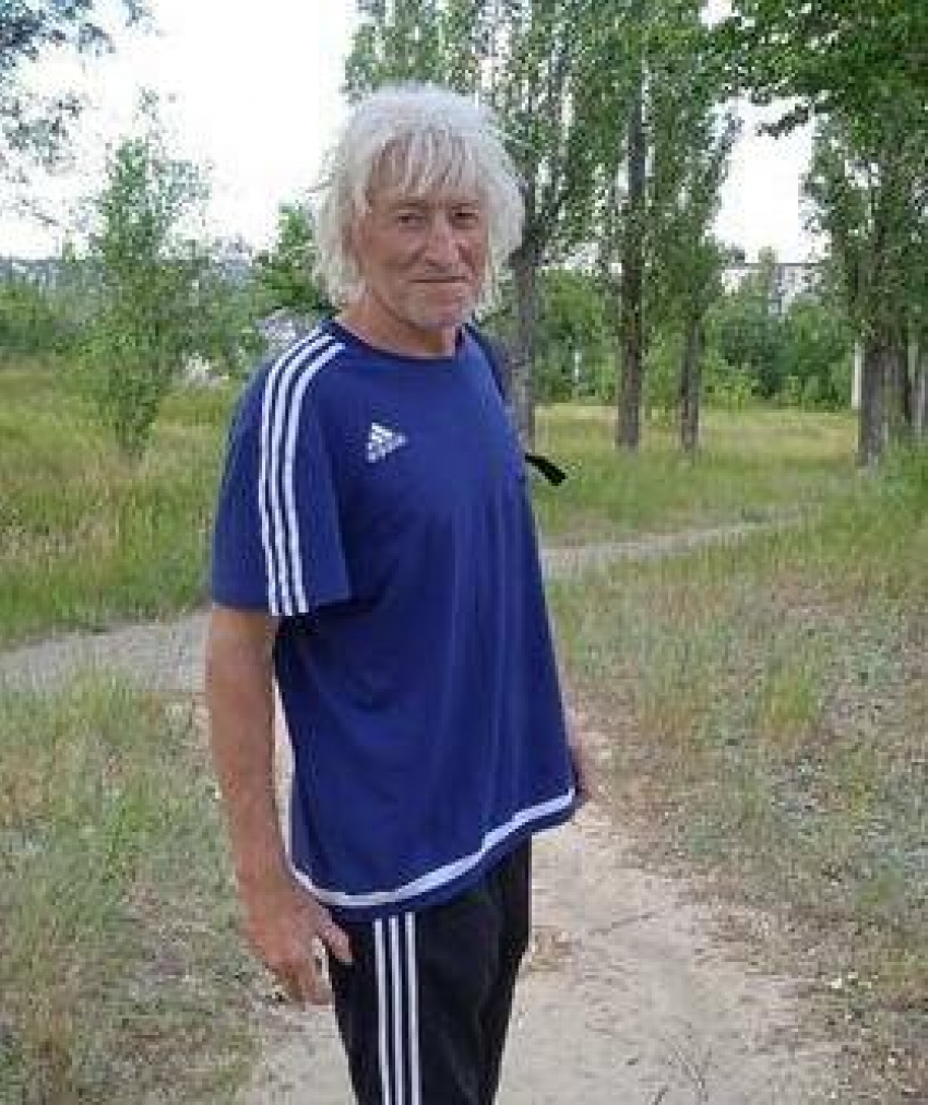Камышане пишут в соцсетях, что продолжают считать Сергея Наталушко легендой камышинского футбола и гордиться даже случайной встречей с «возрастным» спортсменом