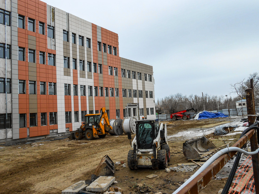 Как в Камышине появилась оптимистичная информация о сдаче новой поликлиники-долгостроя на улице Советской к концу лета 2026-го?