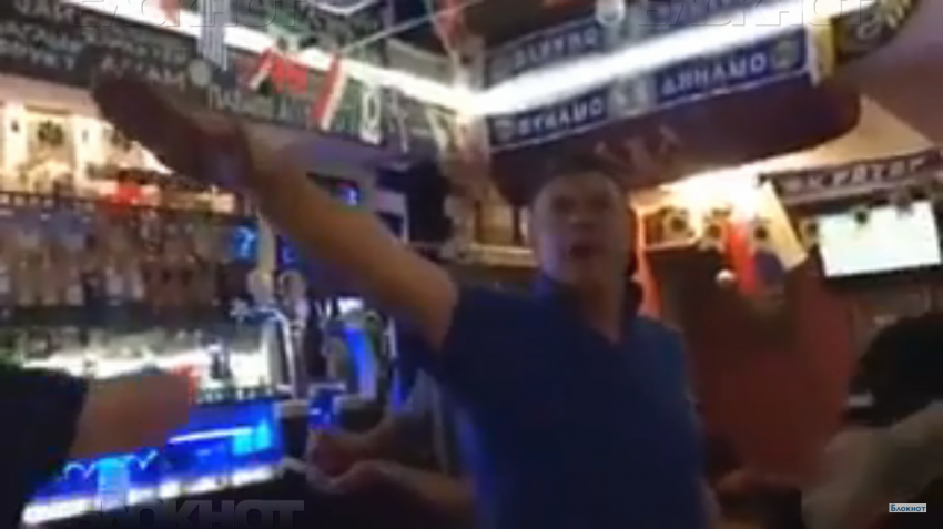 Фашистские песни английских болельщиков сняли на видео в баре города-героя, - «Блокнот Волгограда»