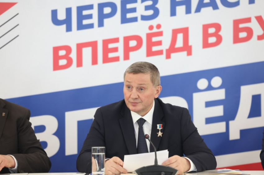 Какие итоги и перспективы сделали главными акцентами авторы очерка в «Блокноте» о 12-летии Андрея Бочарова у руля Волгоградской области