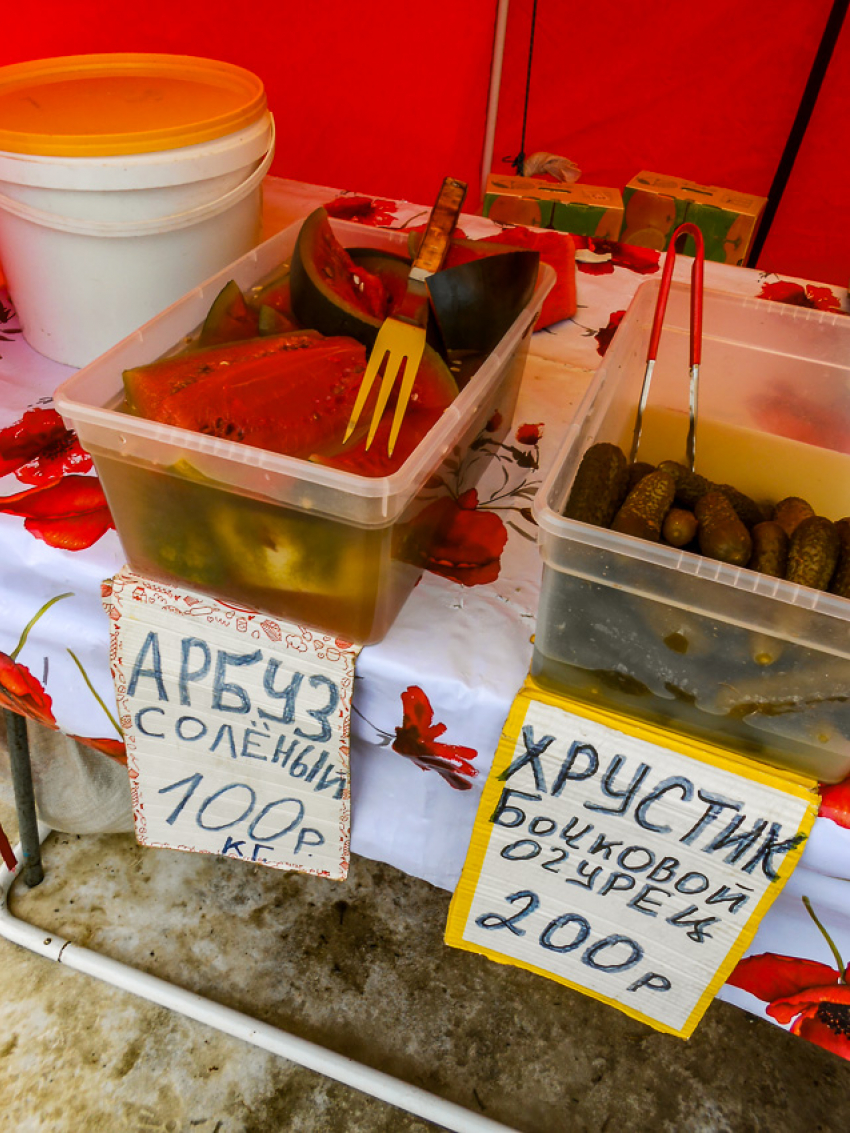 Приходит весна - в Камышине подешевели соленые огурцы и арбузы